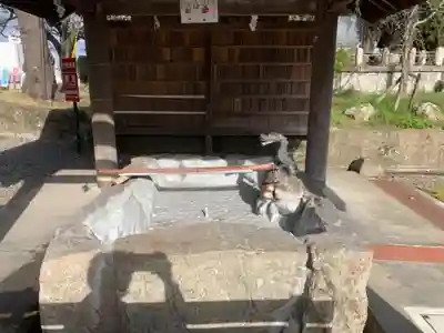 闘鶏神社の手水舎