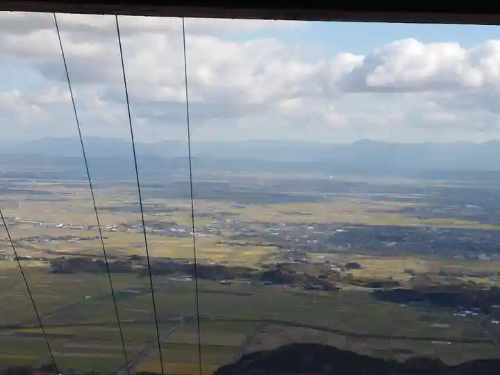 彌彦神社奥宮(御神廟)の景色