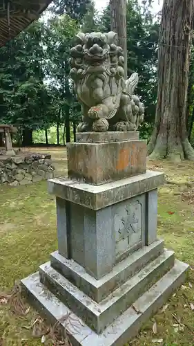 安波賀春日神社の狛犬