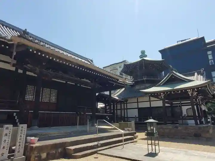 鶴満寺の本殿・本堂