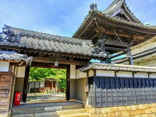 唯法寺の山門・神門