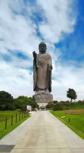 東本願寺本廟 牛久浄苑（牛久大仏）の仏像