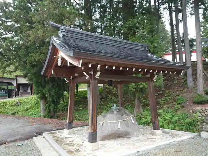 牧ケ洞神社の手水舎