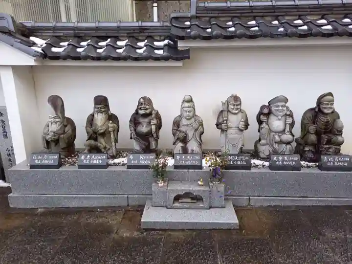 阿弥陀寺の像