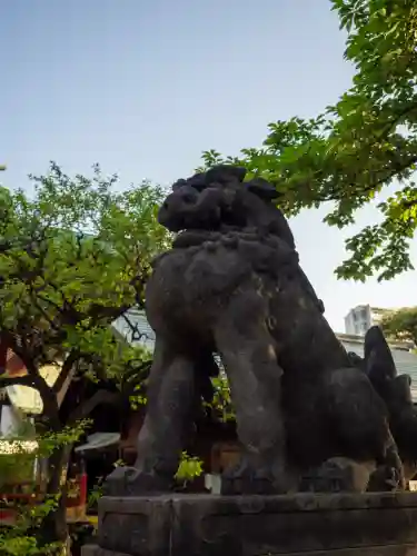 根津神社の{uncategorized: "未分類", other: "その他", undefined: "問題あり", building: "その他建物", grave: "お墓", sacred_gate: "鳥居", guardian: "狛犬", statue: "像", buddha: "仏像", history: "歴史", nature: "自然", garden: "庭園", animal: "動物", pagoda: "塔", temizu: "手水舎", mountain_gate: "山門・神門", sanctuary: "本殿・本堂", subordinate: "末社・摂社", art: "芸術", scenery: "景色", jizo: "地蔵", ema: "絵馬", goshuin: "御朱印", omikuji: "おみくじ", items: "授与品その他", amulet: "お守り", goshuincho: "御朱印帳", eats: "食事", festival: "お祭り", votive_dance: "神楽", shichigosan: "七五三参", wedding: "結婚式", experience: "体験その他", initially: "初詣", around: "周辺", anti_infection: "感染症対策"}