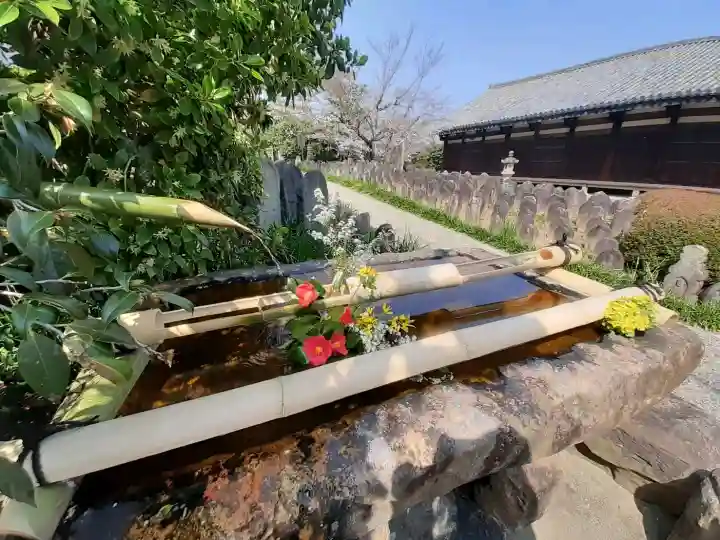 元興寺の{uncategorized: "未分類", other: "その他", undefined: "問題あり", building: "その他建物", grave: "お墓", sacred_gate: "鳥居", guardian: "狛犬", statue: "像", buddha: "仏像", history: "歴史", nature: "自然", garden: "庭園", animal: "動物", pagoda: "塔", temizu: "手水舎", mountain_gate: "山門・神門", sanctuary: "本殿・本堂", subordinate: "末社・摂社", art: "芸術", scenery: "景色", jizo: "地蔵", ema: "絵馬", goshuin: "御朱印", omikuji: "おみくじ", items: "授与品その他", amulet: "お守り", goshuincho: "御朱印帳", eats: "食事", festival: "お祭り", votive_dance: "神楽", shichigosan: "七五三参", wedding: "結婚式", experience: "体験その他", initially: "初詣", around: "周辺", anti_infection: "感染症対策"}