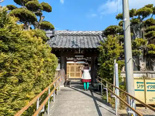 法雲寺の山門