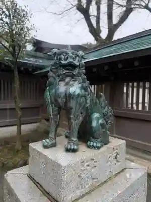 宗像大社の{uncategorized: "未分類", other: "その他", undefined: "問題あり", building: "その他建物", grave: "お墓", sacred_gate: "鳥居", guardian: "狛犬", statue: "像", buddha: "仏像", history: "歴史", nature: "自然", garden: "庭園", animal: "動物", pagoda: "塔", temizu: "手水舎", mountain_gate: "山門・神門", sanctuary: "本殿・本堂", subordinate: "末社・摂社", art: "芸術", scenery: "景色", jizo: "地蔵", ema: "絵馬", goshuin: "御朱印", omikuji: "おみくじ", items: "授与品その他", amulet: "お守り", goshuincho: "御朱印帳", eats: "食事", festival: "お祭り", votive_dance: "神楽", shichigosan: "七五三参", wedding: "結婚式", experience: "体験その他", initially: "初詣", around: "周辺", anti_infection: "感染症対策"}