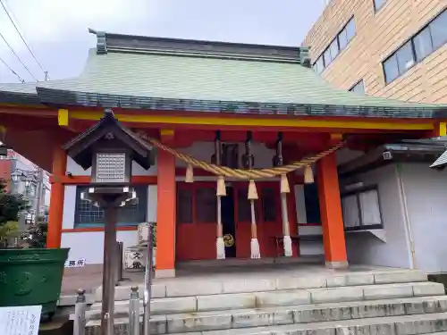 氷川鍬神社の{uncategorized: "未分類", other: "その他", undefined: "問題あり", building: "その他建物", grave: "お墓", sacred_gate: "鳥居", guardian: "狛犬", statue: "像", buddha: "仏像", history: "歴史", nature: "自然", garden: "庭園", animal: "動物", pagoda: "塔", temizu: "手水舎", mountain_gate: "山門・神門", sanctuary: "本殿・本堂", subordinate: "末社・摂社", art: "芸術", scenery: "景色", jizo: "地蔵", ema: "絵馬", goshuin: "御朱印", omikuji: "おみくじ", items: "授与品その他", amulet: "お守り", goshuincho: "御朱印帳", eats: "食事", festival: "お祭り", votive_dance: "神楽", shichigosan: "七五三参", wedding: "結婚式", experience: "体験その他", initially: "初詣", around: "周辺", anti_infection: "感染症対策"}