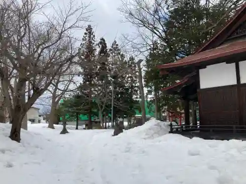熊野宮の{uncategorized: "未分類", other: "その他", undefined: "問題あり", building: "その他建物", grave: "お墓", sacred_gate: "鳥居", guardian: "狛犬", statue: "像", buddha: "仏像", history: "歴史", nature: "自然", garden: "庭園", animal: "動物", pagoda: "塔", temizu: "手水舎", mountain_gate: "山門・神門", sanctuary: "本殿・本堂", subordinate: "末社・摂社", art: "芸術", scenery: "景色", jizo: "地蔵", ema: "絵馬", goshuin: "御朱印", omikuji: "おみくじ", items: "授与品その他", amulet: "お守り", goshuincho: "御朱印帳", eats: "食事", festival: "お祭り", votive_dance: "神楽", shichigosan: "七五三参", wedding: "結婚式", experience: "体験その他", initially: "初詣", around: "周辺", anti_infection: "感染症対策"}
