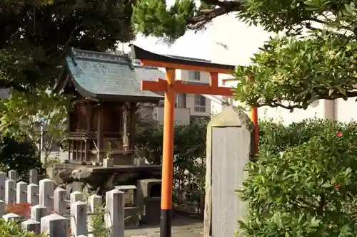 鵺大明神の鳥居