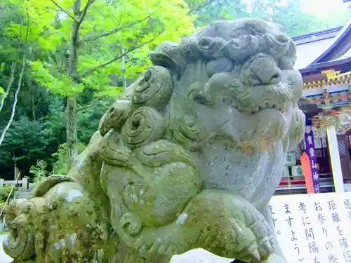 宝登山神社の狛犬