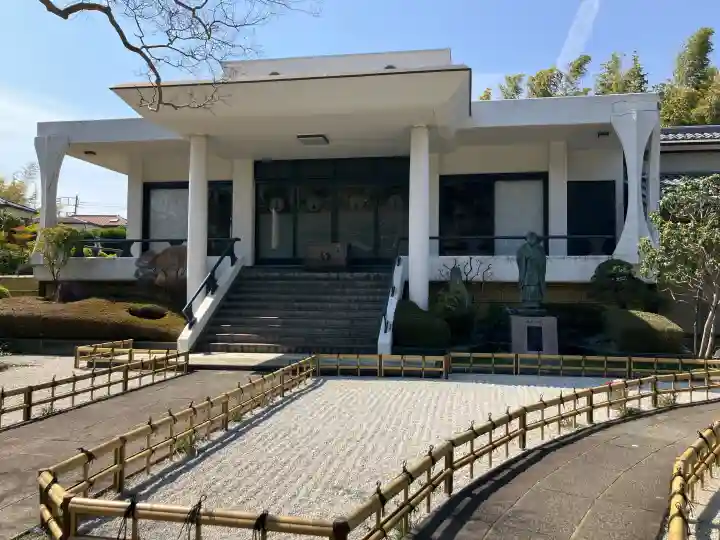 浄性院の{uncategorized: "未分類", other: "その他", undefined: "問題あり", building: "その他建物", grave: "お墓", sacred_gate: "鳥居", guardian: "狛犬", statue: "像", buddha: "仏像", history: "歴史", nature: "自然", garden: "庭園", animal: "動物", pagoda: "塔", temizu: "手水舎", mountain_gate: "山門・神門", sanctuary: "本殿・本堂", subordinate: "末社・摂社", art: "芸術", scenery: "景色", jizo: "地蔵", ema: "絵馬", goshuin: "御朱印", omikuji: "おみくじ", items: "授与品その他", amulet: "お守り", goshuincho: "御朱印帳", eats: "食事", festival: "お祭り", votive_dance: "神楽", shichigosan: "七五三参", wedding: "結婚式", experience: "体験その他", initially: "初詣", around: "周辺", anti_infection: "感染症対策"}