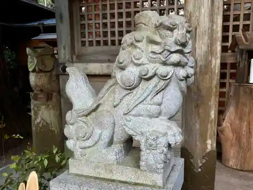 荒立神社の狛犬