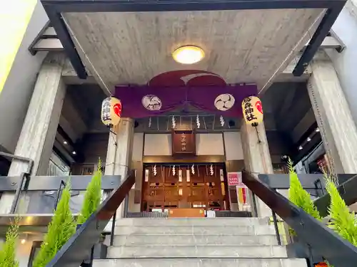 烏森神社の本殿・本堂