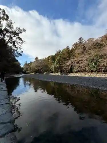 伊勢神宮内宮（皇大神宮）の{uncategorized: "未分類", other: "その他", undefined: "問題あり", building: "その他建物", grave: "お墓", sacred_gate: "鳥居", guardian: "狛犬", statue: "像", buddha: "仏像", history: "歴史", nature: "自然", garden: "庭園", animal: "動物", pagoda: "塔", temizu: "手水舎", mountain_gate: "山門・神門", sanctuary: "本殿・本堂", subordinate: "末社・摂社", art: "芸術", scenery: "景色", jizo: "地蔵", ema: "絵馬", goshuin: "御朱印", omikuji: "おみくじ", items: "授与品その他", amulet: "お守り", goshuincho: "御朱印帳", eats: "食事", festival: "お祭り", votive_dance: "神楽", shichigosan: "七五三参", wedding: "結婚式", experience: "体験その他", initially: "初詣", around: "周辺", anti_infection: "感染症対策"}
