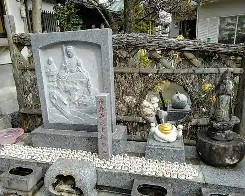 了法寺の像