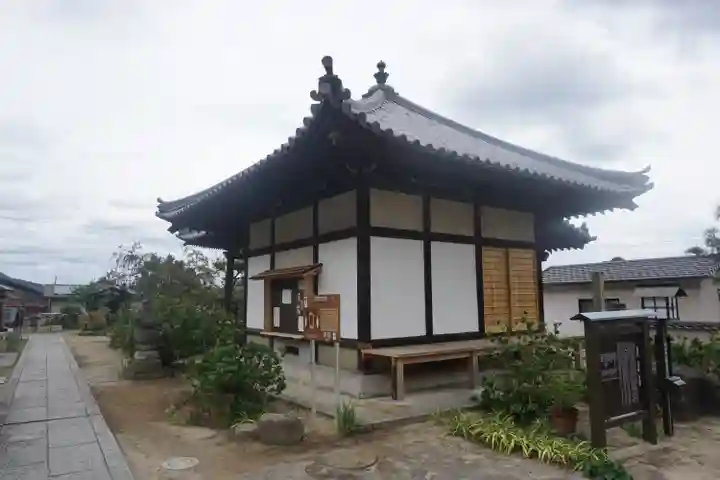 持光寺の本殿・本堂