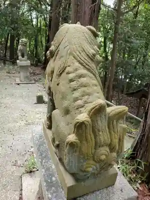 堅田神社の狛犬