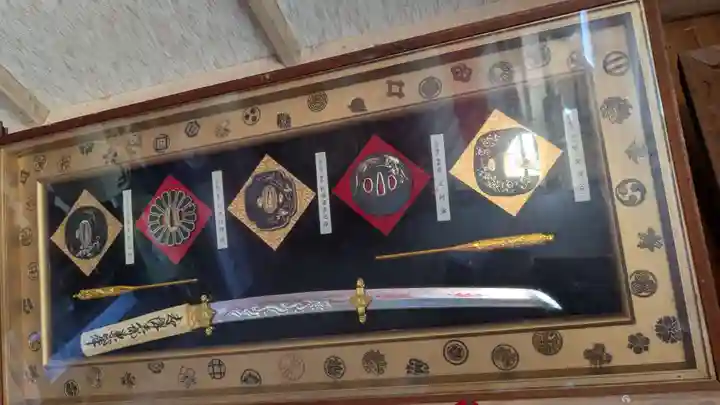 歌露稲荷神社の芸術