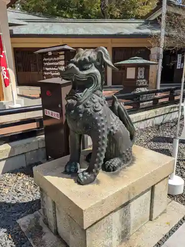 三重縣護國神社の狛犬