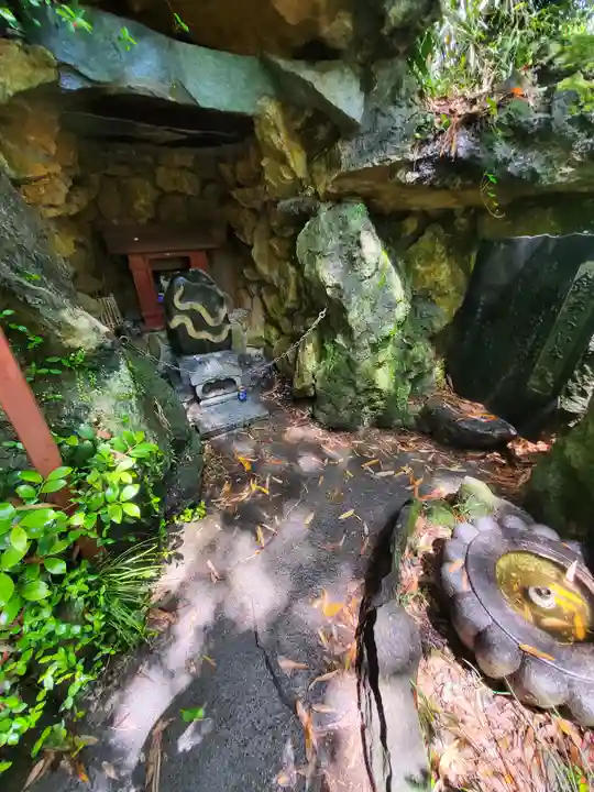 磯山弁財天の末社・摂社