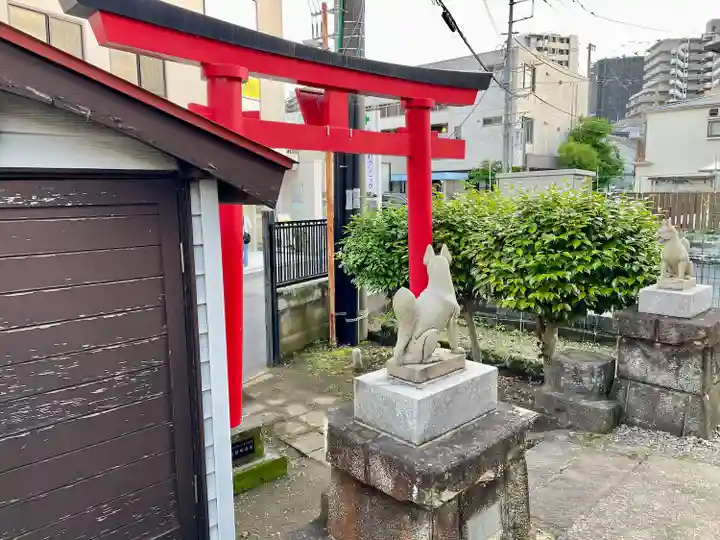 鼻黒稲荷大明神(神奈川県)
