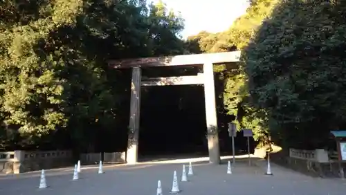 熱田神宮の鳥居