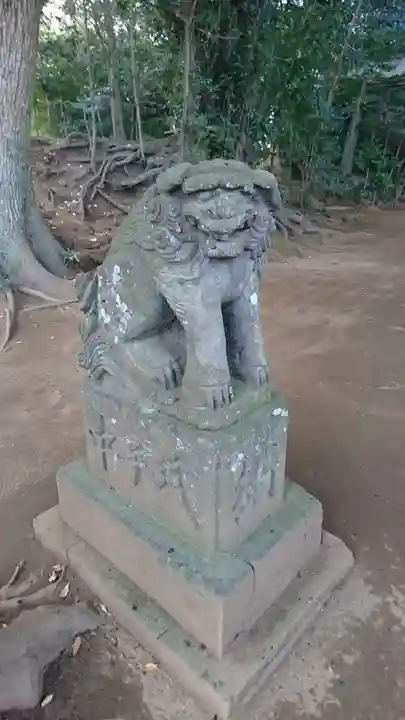 七百餘所神社 の狛犬