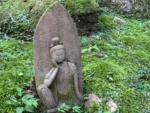 御岩神社の仏像