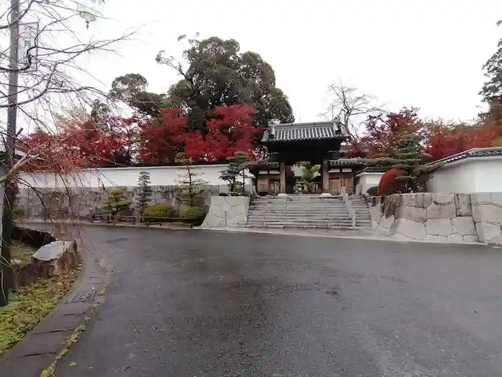 月山寺の山門・神門