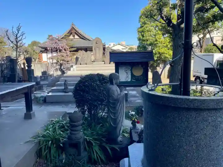 瑞泰寺の{uncategorized: "未分類", other: "その他", undefined: "問題あり", building: "その他建物", grave: "お墓", sacred_gate: "鳥居", guardian: "狛犬", statue: "像", buddha: "仏像", history: "歴史", nature: "自然", garden: "庭園", animal: "動物", pagoda: "塔", temizu: "手水舎", mountain_gate: "山門・神門", sanctuary: "本殿・本堂", subordinate: "末社・摂社", art: "芸術", scenery: "景色", jizo: "地蔵", ema: "絵馬", goshuin: "御朱印", omikuji: "おみくじ", items: "授与品その他", amulet: "お守り", goshuincho: "御朱印帳", eats: "食事", festival: "お祭り", votive_dance: "神楽", shichigosan: "七五三参", wedding: "結婚式", experience: "体験その他", initially: "初詣", around: "周辺", anti_infection: "感染症対策"}