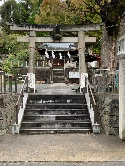 諏訪神社の鳥居