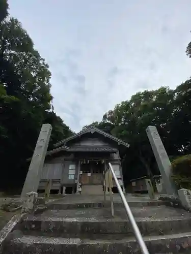 楯崎神社の本殿