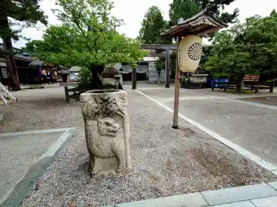射水神社の手水舎