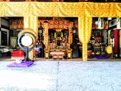 遍照寺の本殿・本堂