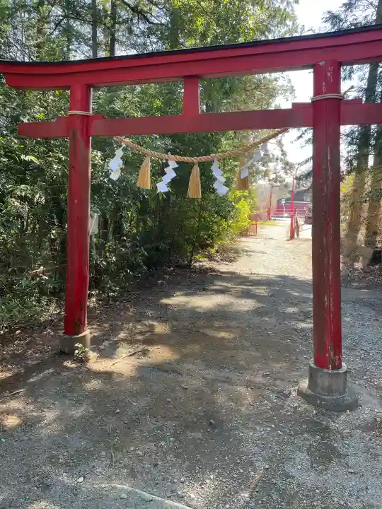 伊勢ケ渕弁天宮の{uncategorized: "未分類", other: "その他", undefined: "問題あり", building: "その他建物", grave: "お墓", sacred_gate: "鳥居", guardian: "狛犬", statue: "像", buddha: "仏像", history: "歴史", nature: "自然", garden: "庭園", animal: "動物", pagoda: "塔", temizu: "手水舎", mountain_gate: "山門・神門", sanctuary: "本殿・本堂", subordinate: "末社・摂社", art: "芸術", scenery: "景色", jizo: "地蔵", ema: "絵馬", goshuin: "御朱印", omikuji: "おみくじ", items: "授与品その他", amulet: "お守り", goshuincho: "御朱印帳", eats: "食事", festival: "お祭り", votive_dance: "神楽", shichigosan: "七五三参", wedding: "結婚式", experience: "体験その他", initially: "初詣", around: "周辺", anti_infection: "感染症対策"}