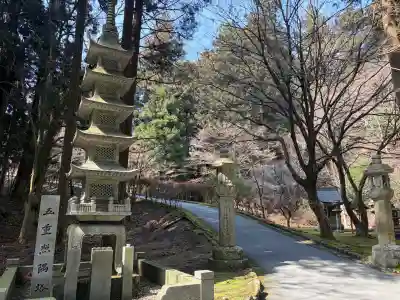 比叡山法然堂の{uncategorized: "未分類", other: "その他", undefined: "問題あり", building: "その他建物", grave: "お墓", sacred_gate: "鳥居", guardian: "狛犬", statue: "像", buddha: "仏像", history: "歴史", nature: "自然", garden: "庭園", animal: "動物", pagoda: "塔", temizu: "手水舎", mountain_gate: "山門・神門", sanctuary: "本殿・本堂", subordinate: "末社・摂社", art: "芸術", scenery: "景色", jizo: "地蔵", ema: "絵馬", goshuin: "御朱印", omikuji: "おみくじ", items: "授与品その他", amulet: "お守り", goshuincho: "御朱印帳", eats: "食事", festival: "お祭り", votive_dance: "神楽", shichigosan: "七五三参", wedding: "結婚式", experience: "体験その他", initially: "初詣", around: "周辺", anti_infection: "感染症対策"}