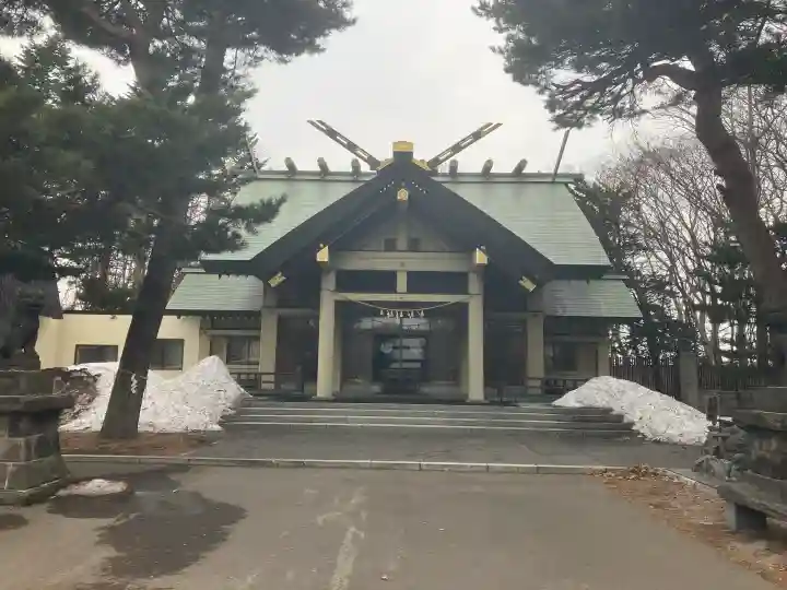 江別神社の{uncategorized: "未分類", other: "その他", undefined: "問題あり", building: "その他建物", grave: "お墓", sacred_gate: "鳥居", guardian: "狛犬", statue: "像", buddha: "仏像", history: "歴史", nature: "自然", garden: "庭園", animal: "動物", pagoda: "塔", temizu: "手水舎", mountain_gate: "山門・神門", sanctuary: "本殿・本堂", subordinate: "末社・摂社", art: "芸術", scenery: "景色", jizo: "地蔵", ema: "絵馬", goshuin: "御朱印", omikuji: "おみくじ", items: "授与品その他", amulet: "お守り", goshuincho: "御朱印帳", eats: "食事", festival: "お祭り", votive_dance: "神楽", shichigosan: "七五三参", wedding: "結婚式", experience: "体験その他", initially: "初詣", around: "周辺", anti_infection: "感染症対策"}