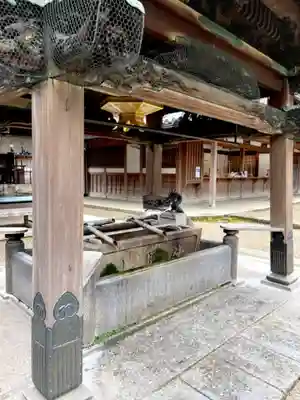 宝山寺の手水舎