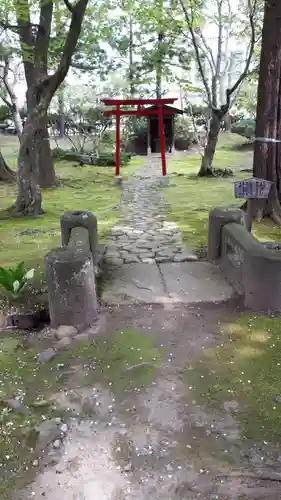 朝日神社（御薬園）の鳥居