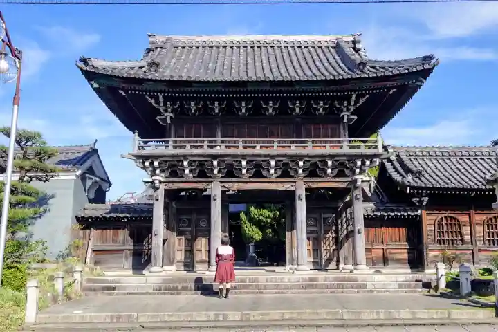 聖運寺の{uncategorized: "未分類", other: "その他", undefined: "問題あり", building: "その他建物", grave: "お墓", sacred_gate: "鳥居", guardian: "狛犬", statue: "像", buddha: "仏像", history: "歴史", nature: "自然", garden: "庭園", animal: "動物", pagoda: "塔", temizu: "手水舎", mountain_gate: "山門・神門", sanctuary: "本殿・本堂", subordinate: "末社・摂社", art: "芸術", scenery: "景色", jizo: "地蔵", ema: "絵馬", goshuin: "御朱印", omikuji: "おみくじ", items: "授与品その他", amulet: "お守り", goshuincho: "御朱印帳", eats: "食事", festival: "お祭り", votive_dance: "神楽", shichigosan: "七五三参", wedding: "結婚式", experience: "体験その他", initially: "初詣", around: "周辺", anti_infection: "感染症対策"}