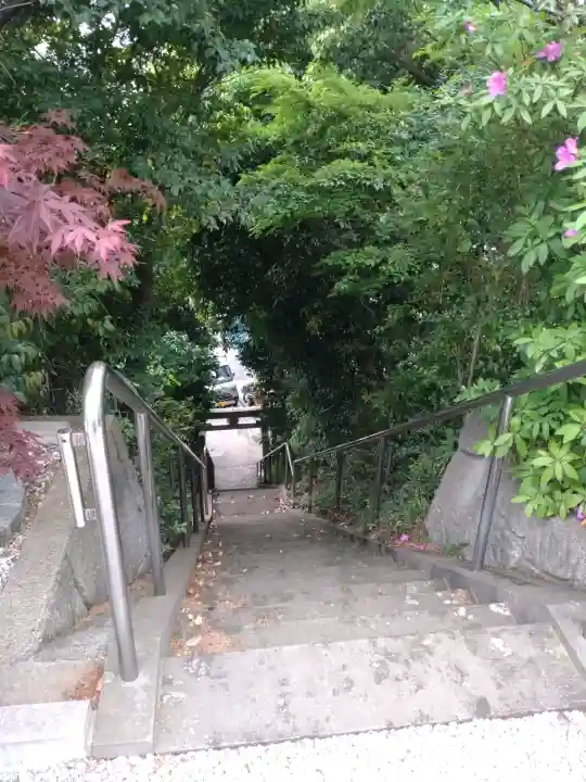 高谷大神宮の{uncategorized: "未分類", other: "その他", undefined: "問題あり", building: "その他建物", grave: "お墓", sacred_gate: "鳥居", guardian: "狛犬", statue: "像", buddha: "仏像", history: "歴史", nature: "自然", garden: "庭園", animal: "動物", pagoda: "塔", temizu: "手水舎", mountain_gate: "山門・神門", sanctuary: "本殿・本堂", subordinate: "末社・摂社", art: "芸術", scenery: "景色", jizo: "地蔵", ema: "絵馬", goshuin: "御朱印", omikuji: "おみくじ", items: "授与品その他", amulet: "お守り", goshuincho: "御朱印帳", eats: "食事", festival: "お祭り", votive_dance: "神楽", shichigosan: "七五三参", wedding: "結婚式", experience: "体験その他", initially: "初詣", around: "周辺", anti_infection: "感染症対策"}