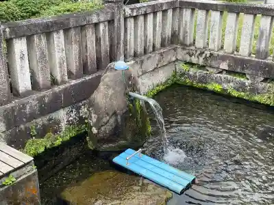 十王地蔵尊 (十王村の水)の{uncategorized: "未分類", other: "その他", undefined: "問題あり", building: "その他建物", grave: "お墓", sacred_gate: "鳥居", guardian: "狛犬", statue: "像", buddha: "仏像", history: "歴史", nature: "自然", garden: "庭園", animal: "動物", pagoda: "塔", temizu: "手水舎", mountain_gate: "山門・神門", sanctuary: "本殿・本堂", subordinate: "末社・摂社", art: "芸術", scenery: "景色", jizo: "地蔵", ema: "絵馬", goshuin: "御朱印", omikuji: "おみくじ", items: "授与品その他", amulet: "お守り", goshuincho: "御朱印帳", eats: "食事", festival: "お祭り", votive_dance: "神楽", shichigosan: "七五三参", wedding: "結婚式", experience: "体験その他", initially: "初詣", around: "周辺", anti_infection: "感染症対策"}