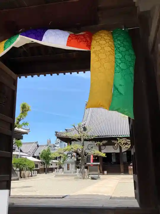 本興寺の山門・神門