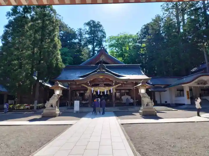 白山比咩神社の{uncategorized: "未分類", other: "その他", undefined: "問題あり", building: "その他建物", grave: "お墓", sacred_gate: "鳥居", guardian: "狛犬", statue: "像", buddha: "仏像", history: "歴史", nature: "自然", garden: "庭園", animal: "動物", pagoda: "塔", temizu: "手水舎", mountain_gate: "山門・神門", sanctuary: "本殿・本堂", subordinate: "末社・摂社", art: "芸術", scenery: "景色", jizo: "地蔵", ema: "絵馬", goshuin: "御朱印", omikuji: "おみくじ", items: "授与品その他", amulet: "お守り", goshuincho: "御朱印帳", eats: "食事", festival: "お祭り", votive_dance: "神楽", shichigosan: "七五三参", wedding: "結婚式", experience: "体験その他", initially: "初詣", around: "周辺", anti_infection: "感染症対策"}
