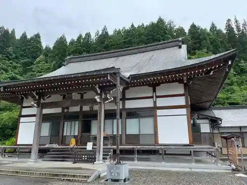 東薬寺の本殿・本堂