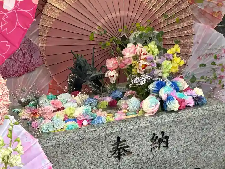札幌諏訪神社の{uncategorized: "未分類", other: "その他", undefined: "問題あり", building: "その他建物", grave: "お墓", sacred_gate: "鳥居", guardian: "狛犬", statue: "像", buddha: "仏像", history: "歴史", nature: "自然", garden: "庭園", animal: "動物", pagoda: "塔", temizu: "手水舎", mountain_gate: "山門・神門", sanctuary: "本殿・本堂", subordinate: "末社・摂社", art: "芸術", scenery: "景色", jizo: "地蔵", ema: "絵馬", goshuin: "御朱印", omikuji: "おみくじ", items: "授与品その他", amulet: "お守り", goshuincho: "御朱印帳", eats: "食事", festival: "お祭り", votive_dance: "神楽", shichigosan: "七五三参", wedding: "結婚式", experience: "体験その他", initially: "初詣", around: "周辺", anti_infection: "感染症対策"}