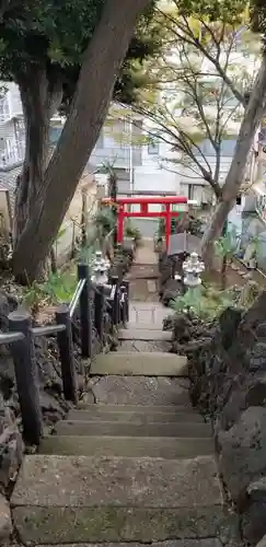 岩山稲荷神社の鳥居