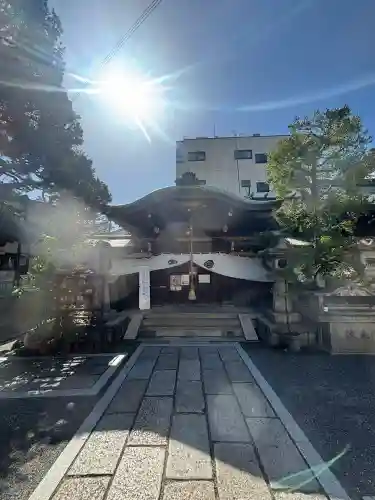 元祇園梛神社・隼神社の{uncategorized: "未分類", other: "その他", undefined: "問題あり", building: "その他建物", grave: "お墓", sacred_gate: "鳥居", guardian: "狛犬", statue: "像", buddha: "仏像", history: "歴史", nature: "自然", garden: "庭園", animal: "動物", pagoda: "塔", temizu: "手水舎", mountain_gate: "山門・神門", sanctuary: "本殿・本堂", subordinate: "末社・摂社", art: "芸術", scenery: "景色", jizo: "地蔵", ema: "絵馬", goshuin: "御朱印", omikuji: "おみくじ", items: "授与品その他", amulet: "お守り", goshuincho: "御朱印帳", eats: "食事", festival: "お祭り", votive_dance: "神楽", shichigosan: "七五三参", wedding: "結婚式", experience: "体験その他", initially: "初詣", around: "周辺", anti_infection: "感染症対策"}